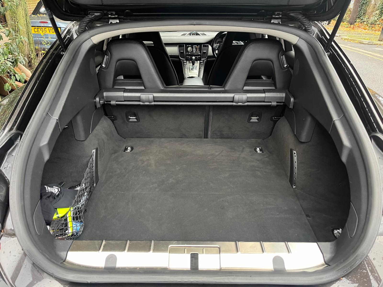 [CCK vehicle showroom photos]