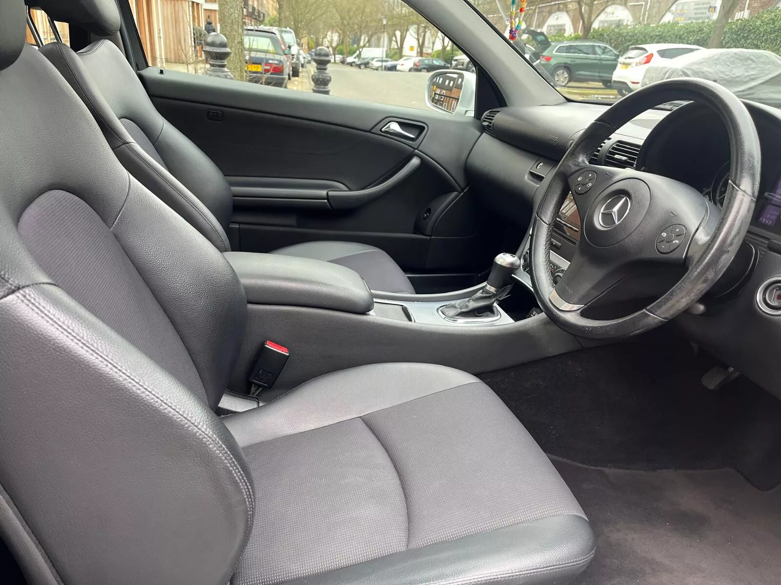 [CCK vehicle showroom photos]