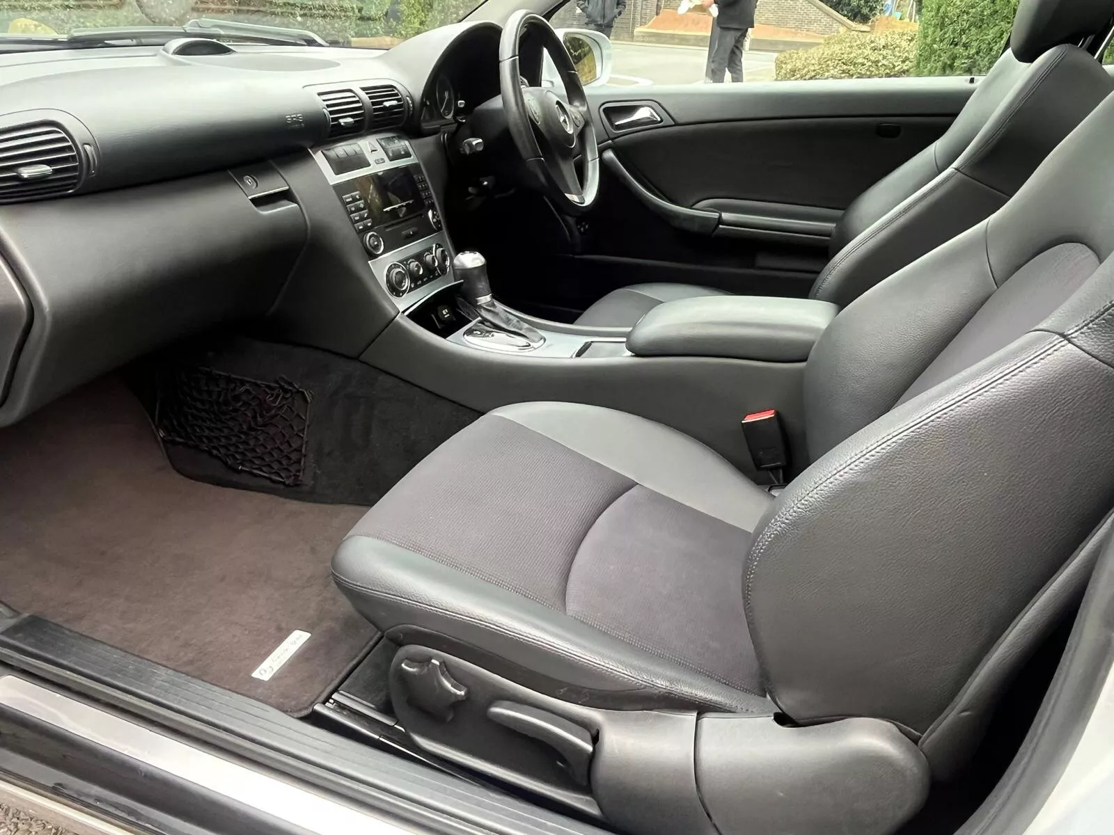 [CCK vehicle showroom photos]