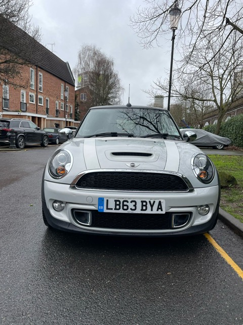 [Vehicle Photo]