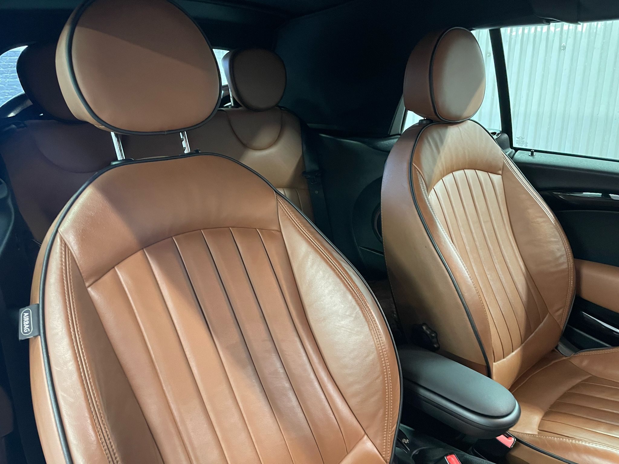 [CCK vehicle showroom photos]