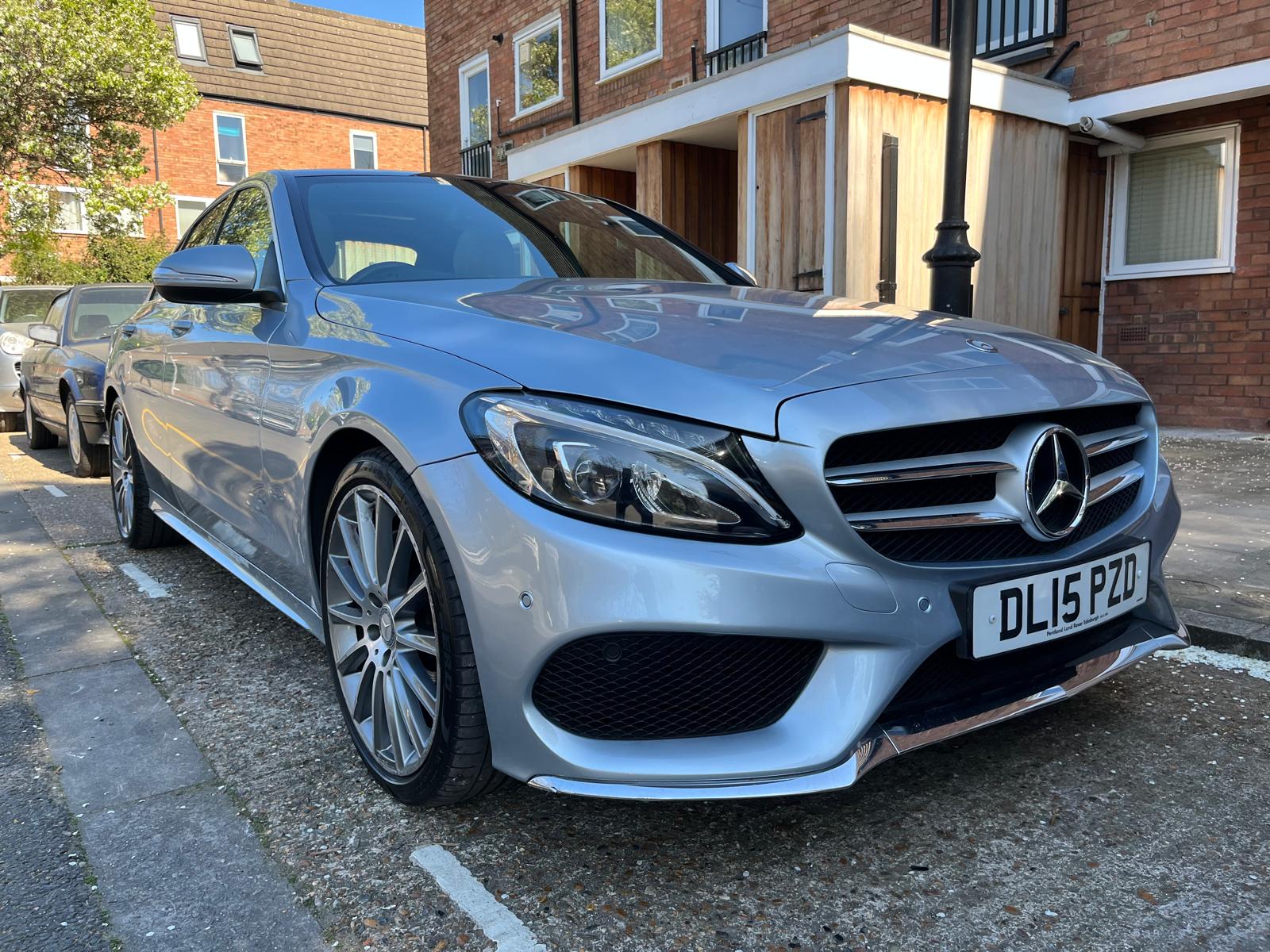 [Vehicle Photo]