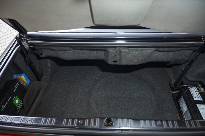[CCK vehicle showroom photos]