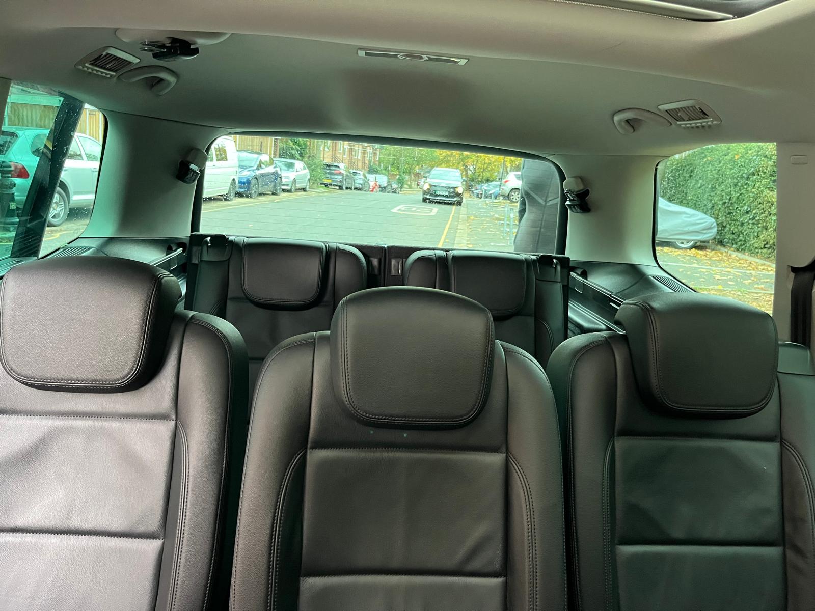 [CCK vehicle showroom photos]