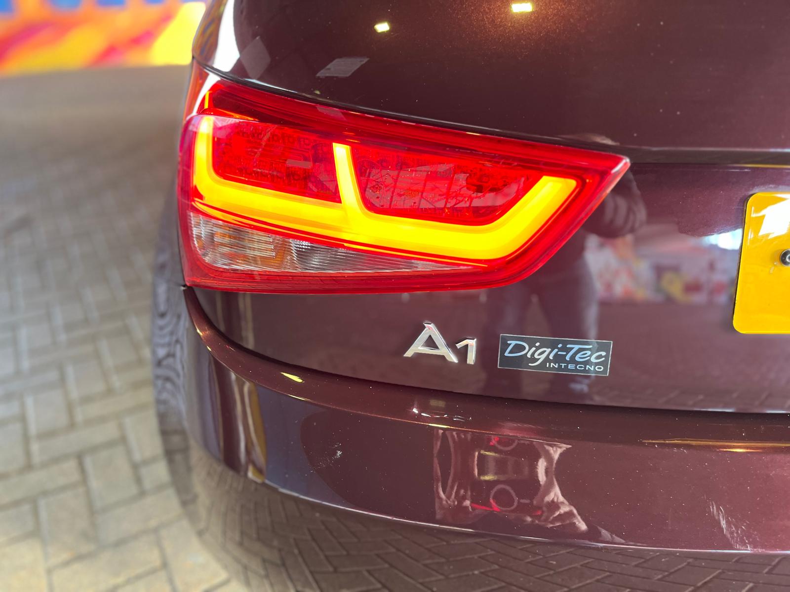 [CCK vehicle showroom photos]