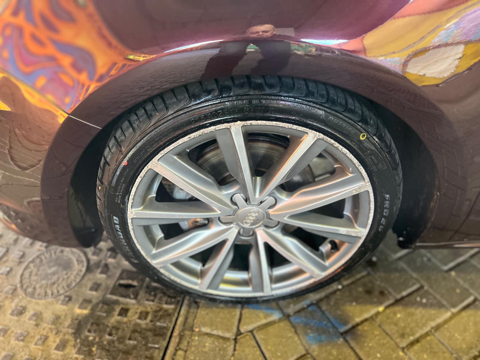 [CCK vehicle showroom photos]