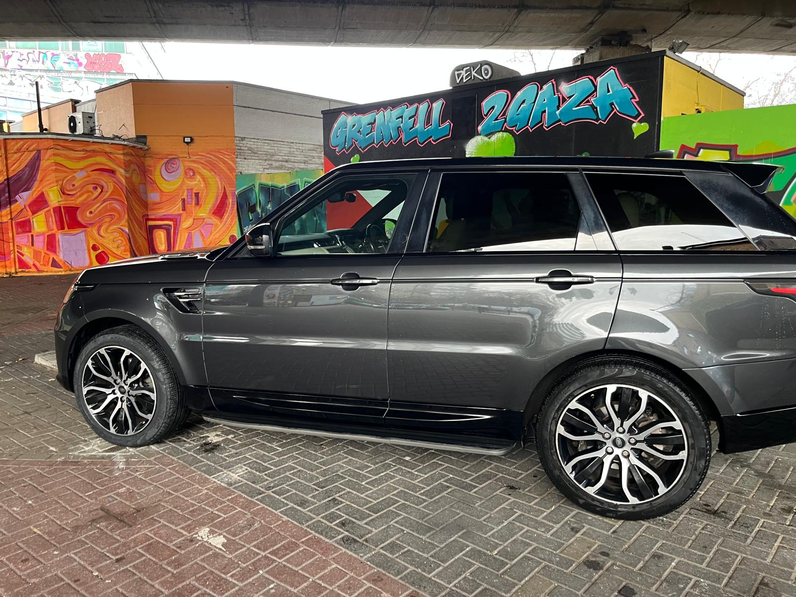 [CCK vehicle showroom photos]