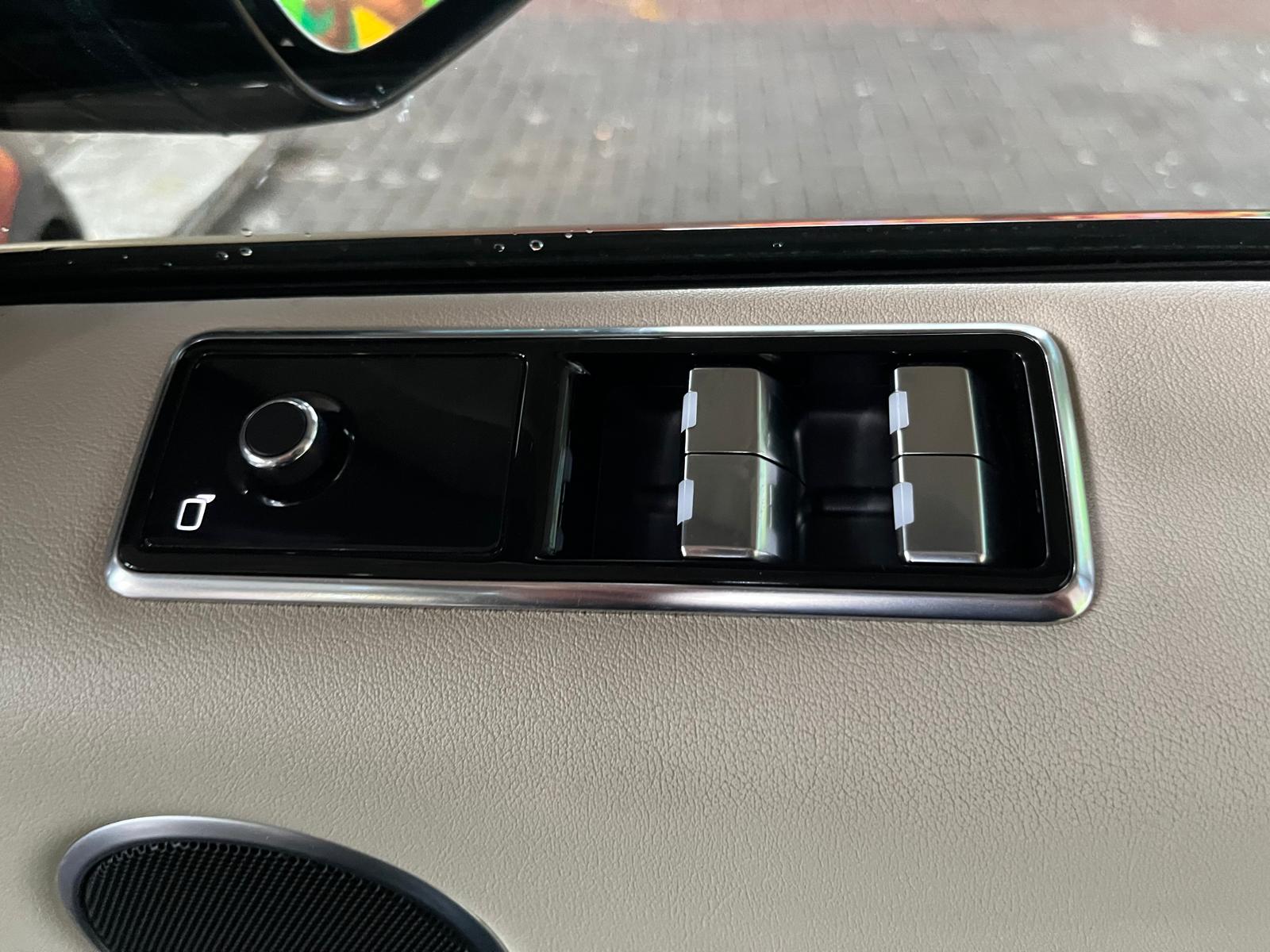 [CCK vehicle showroom photos]