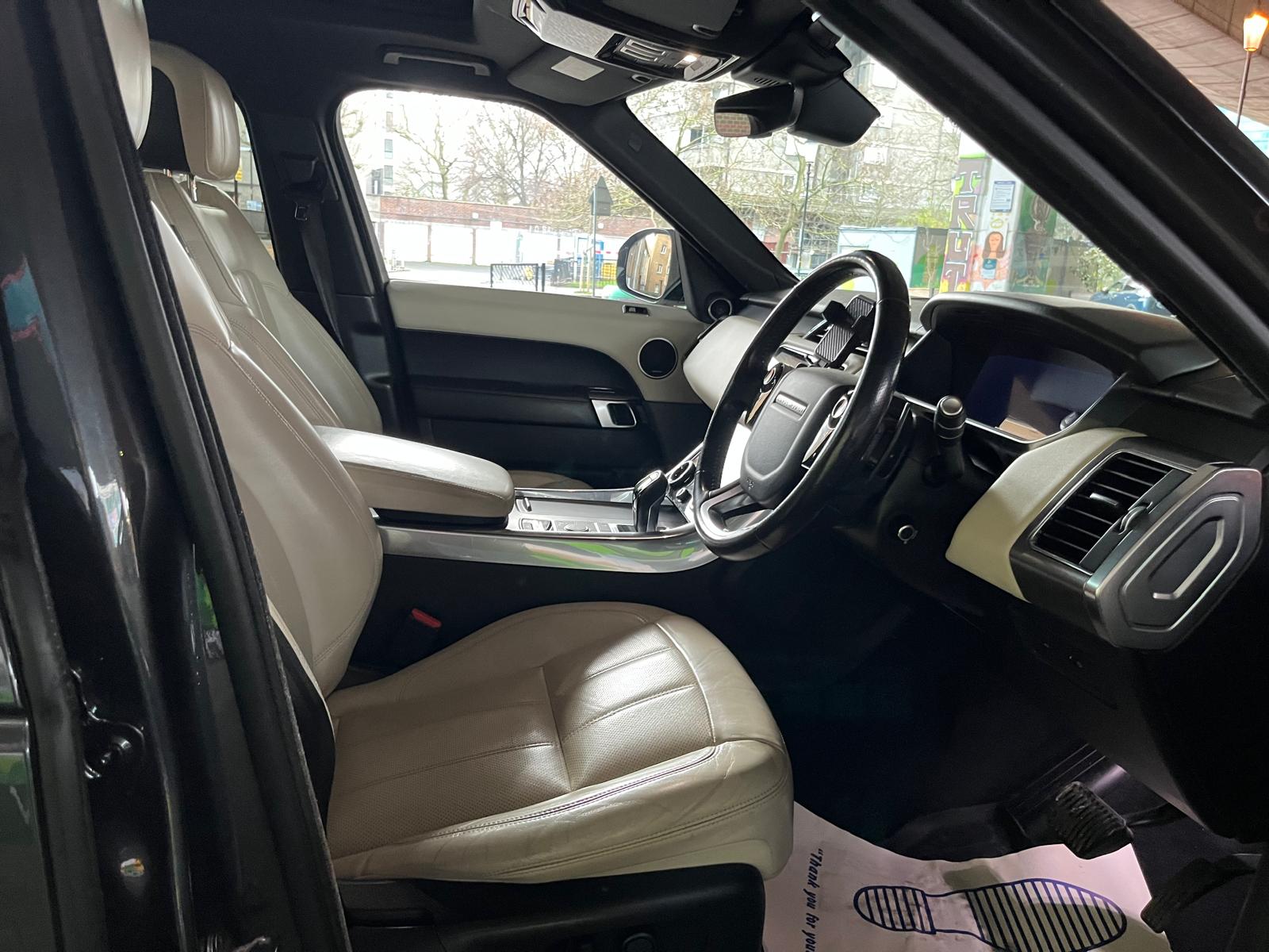 [CCK vehicle showroom photos]