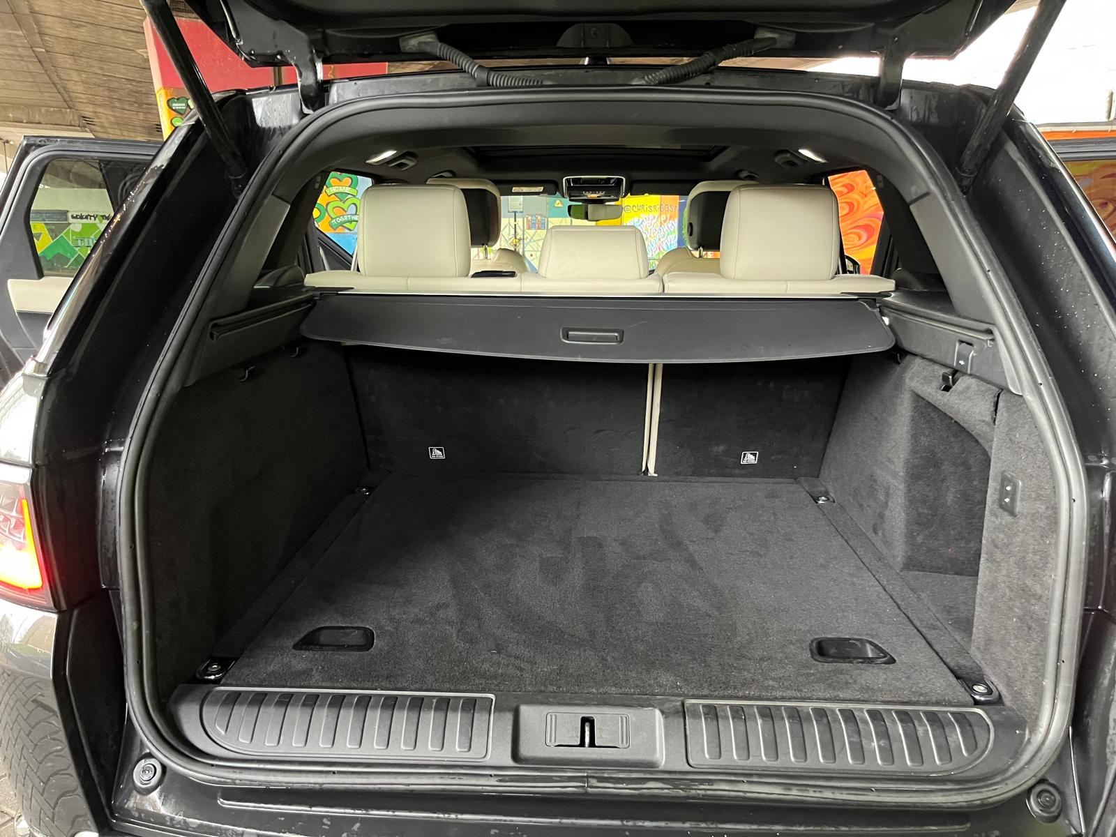 [CCK vehicle showroom photos]