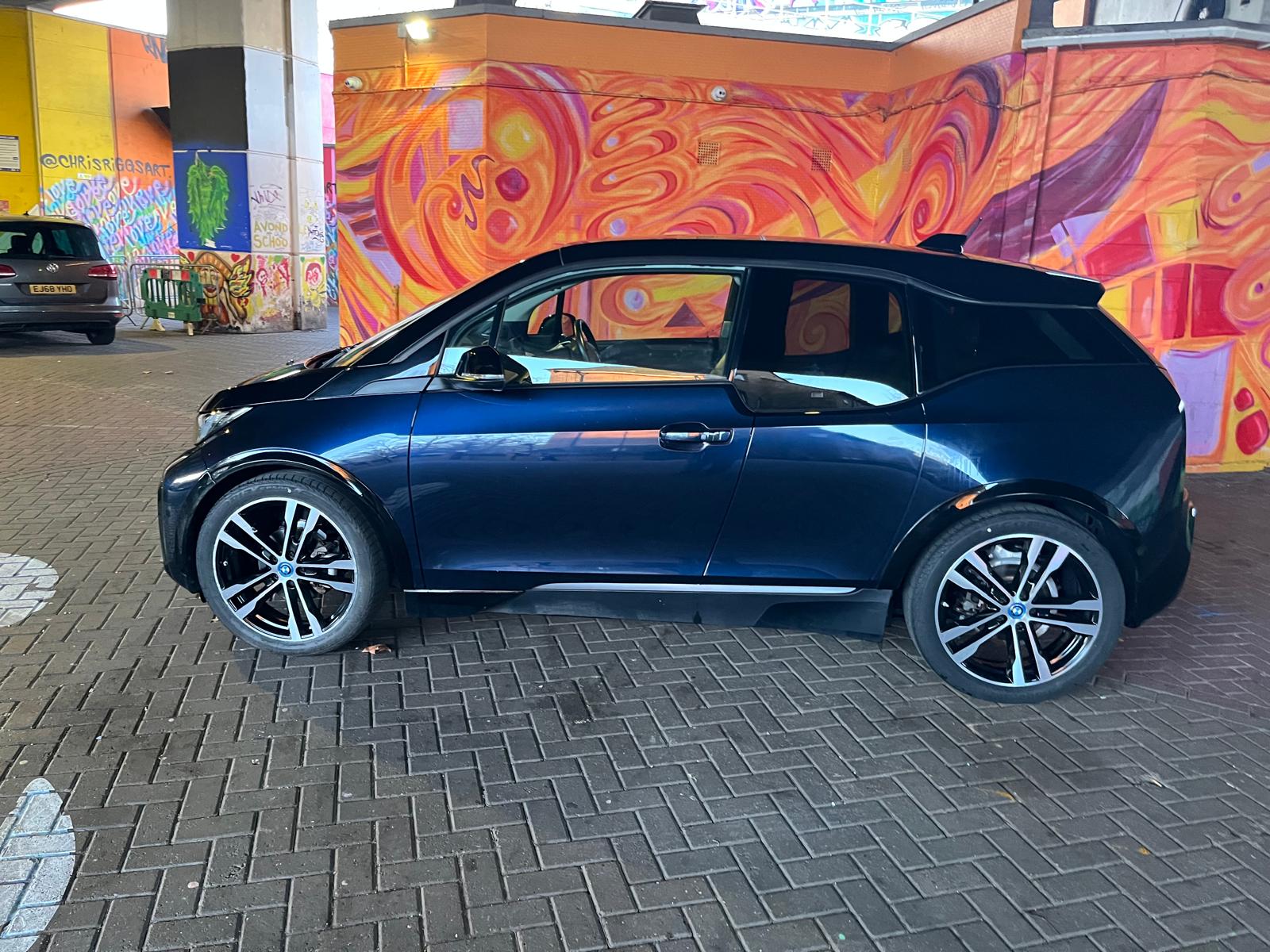 [CCK vehicle showroom photos]