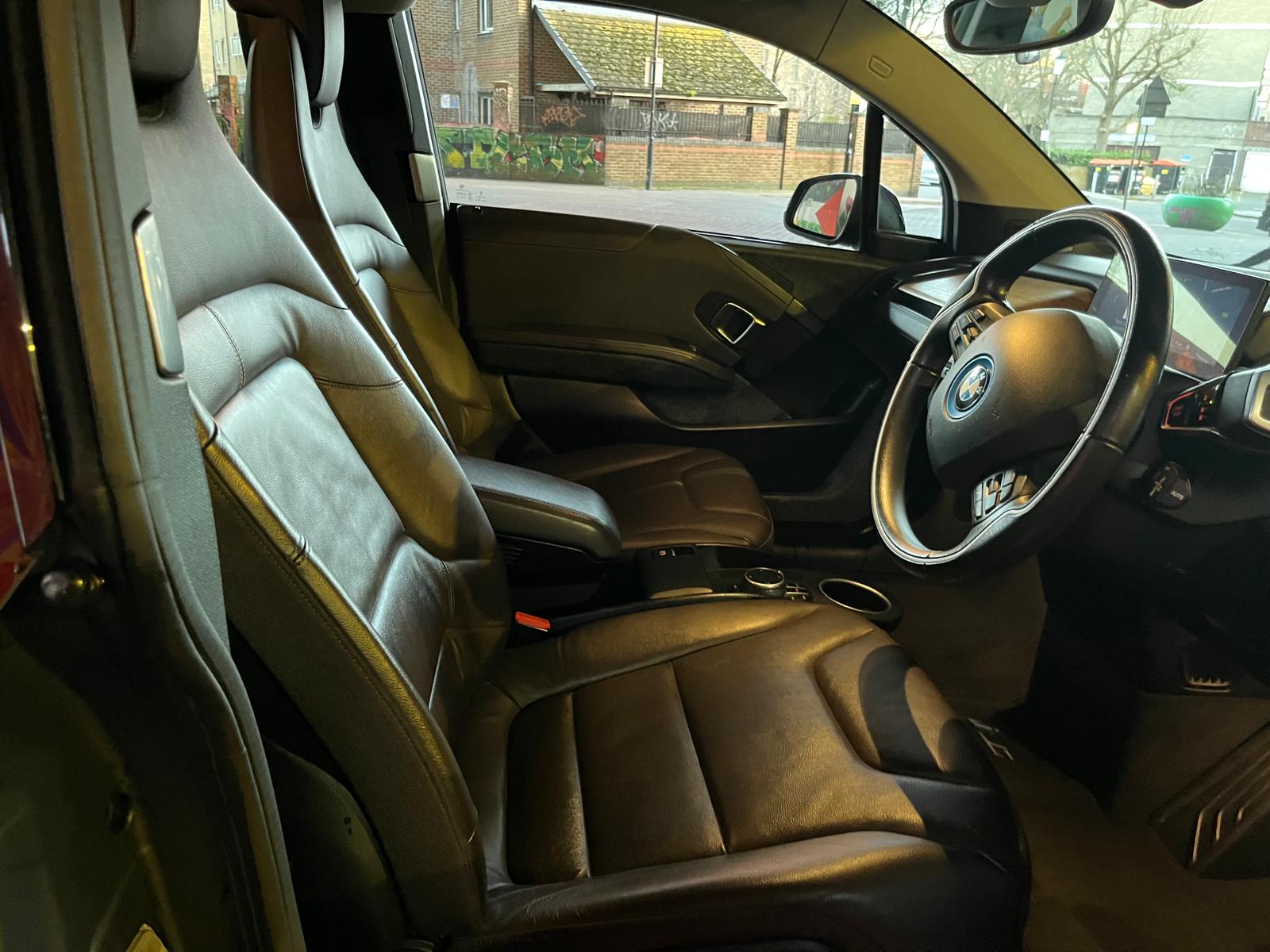 [CCK vehicle showroom photos]