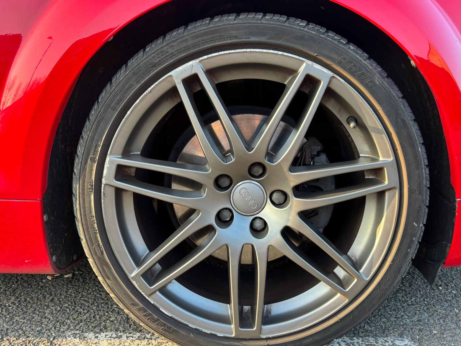 [CCK vehicle showroom photos]