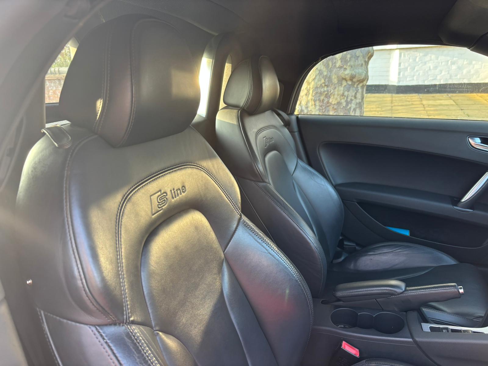 [CCK vehicle showroom photos]