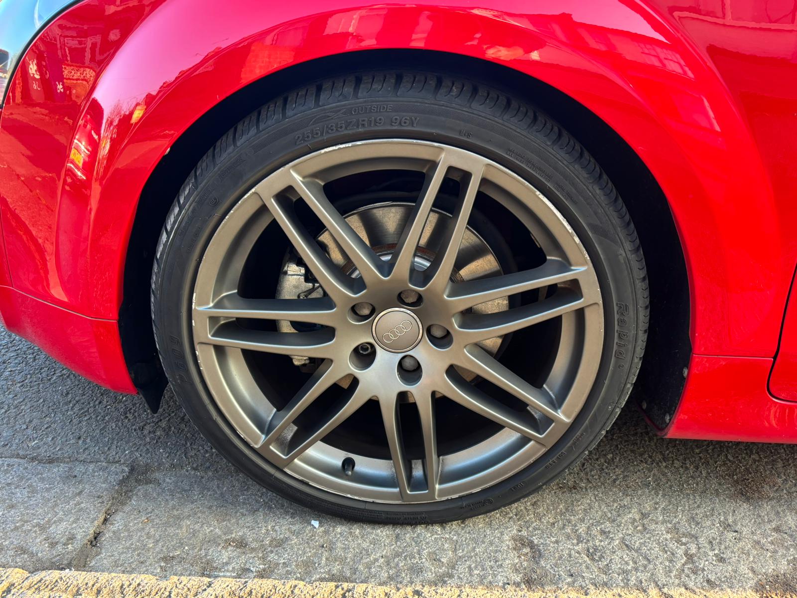 [CCK vehicle showroom photos]